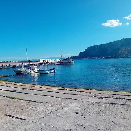 Beach House Mondello Bagian luar foto
